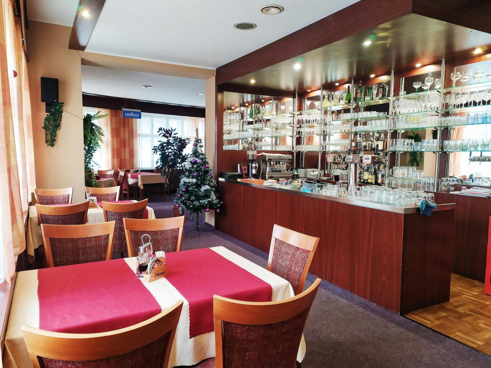 格兰德酒店 坦瓦尔德 外观 照片